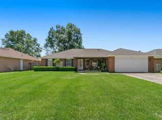917 Broken Arrow Ln, Cantonment, FL 32533