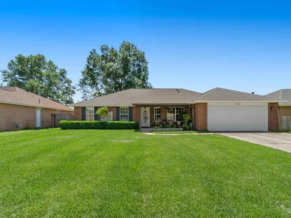 917 Broken Arrow Ln, Cantonment, FL 32533