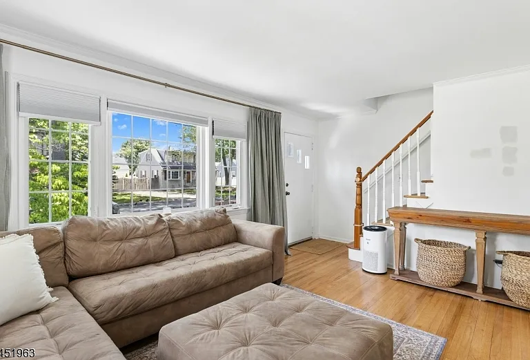 329 Maplewood Ave — Photo 3