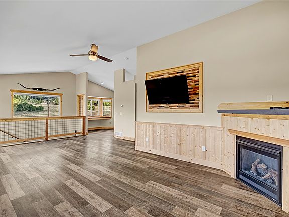 2nd image of 2491 Stagestop Rd