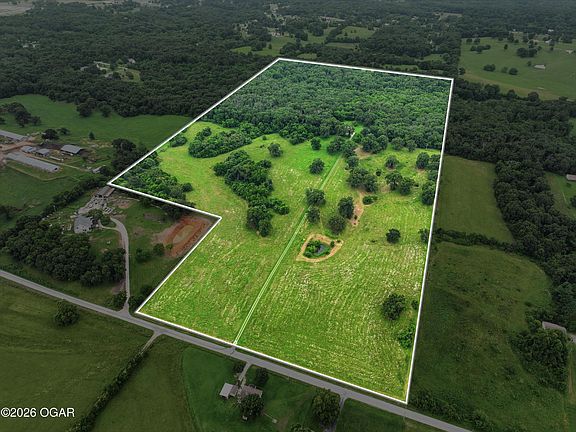 4th image of 17083 Kentucky Rd