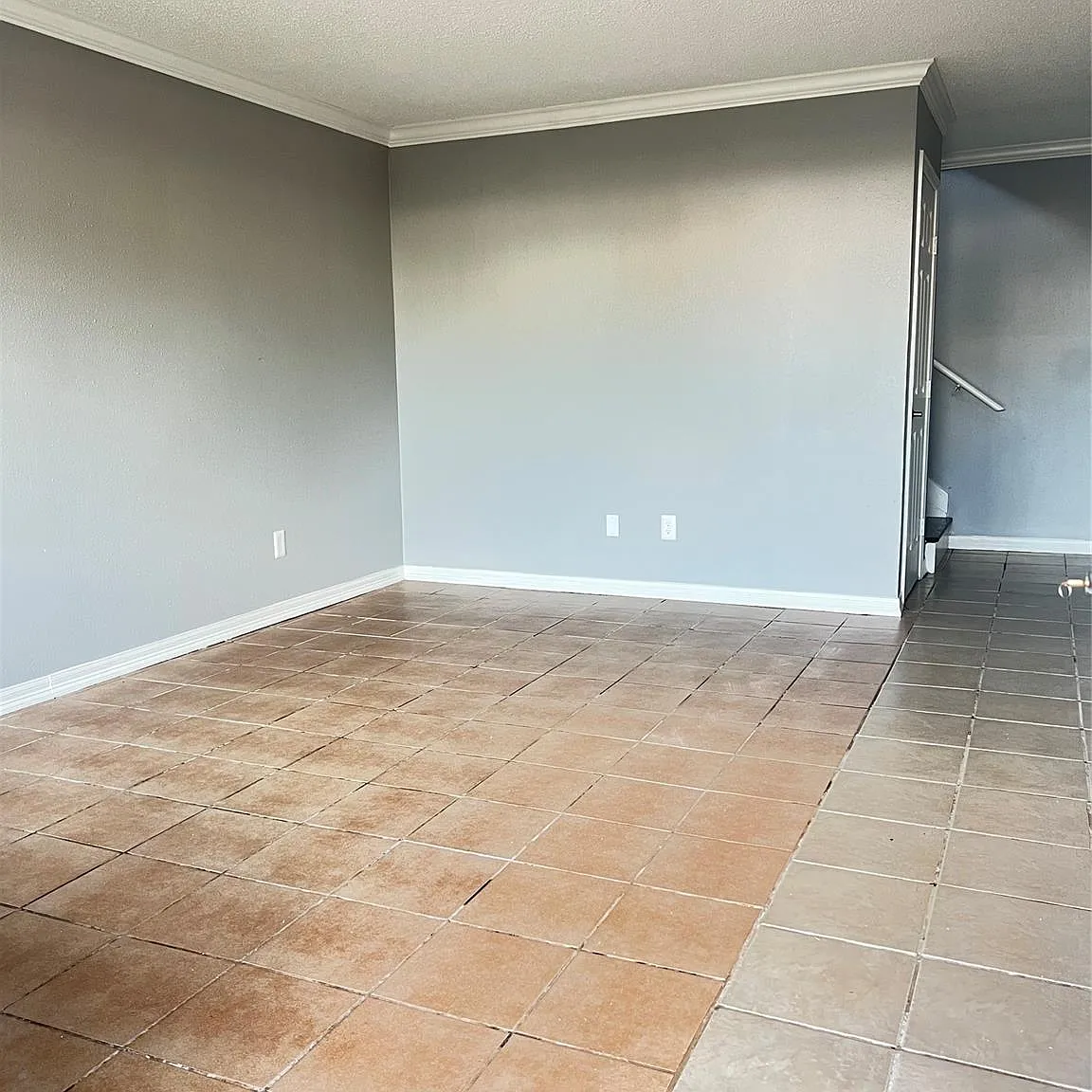 3 bed, 2.5 bath, 1200 sqft, $1,350 — Photo 2