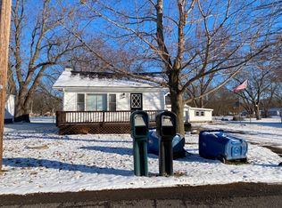 592 Briggs Rd, Leavittsburg, OH 44430