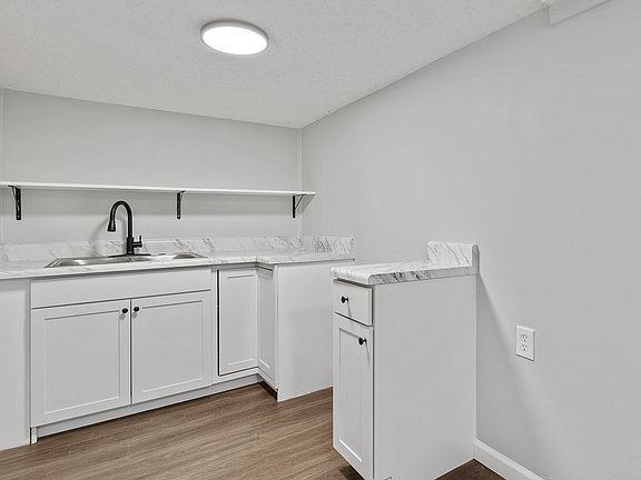 2nd image of 3001 Mary Walker Pl
