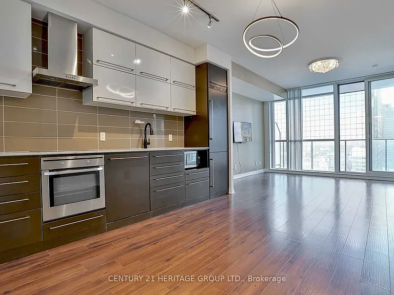 770 Bay St #Penthouse 603 — Photo 4