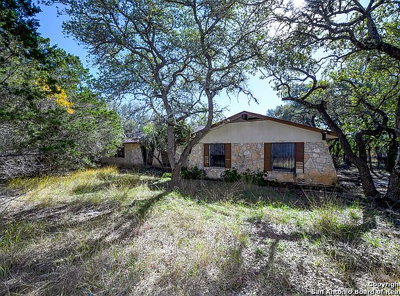 3rd image of 6763 Park Dr #37