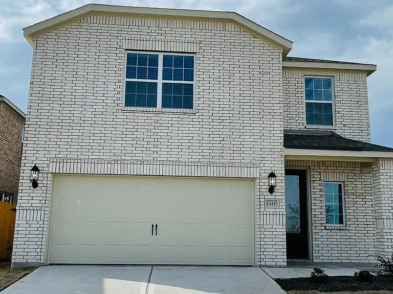 1320 Windermere Way — Photo 1