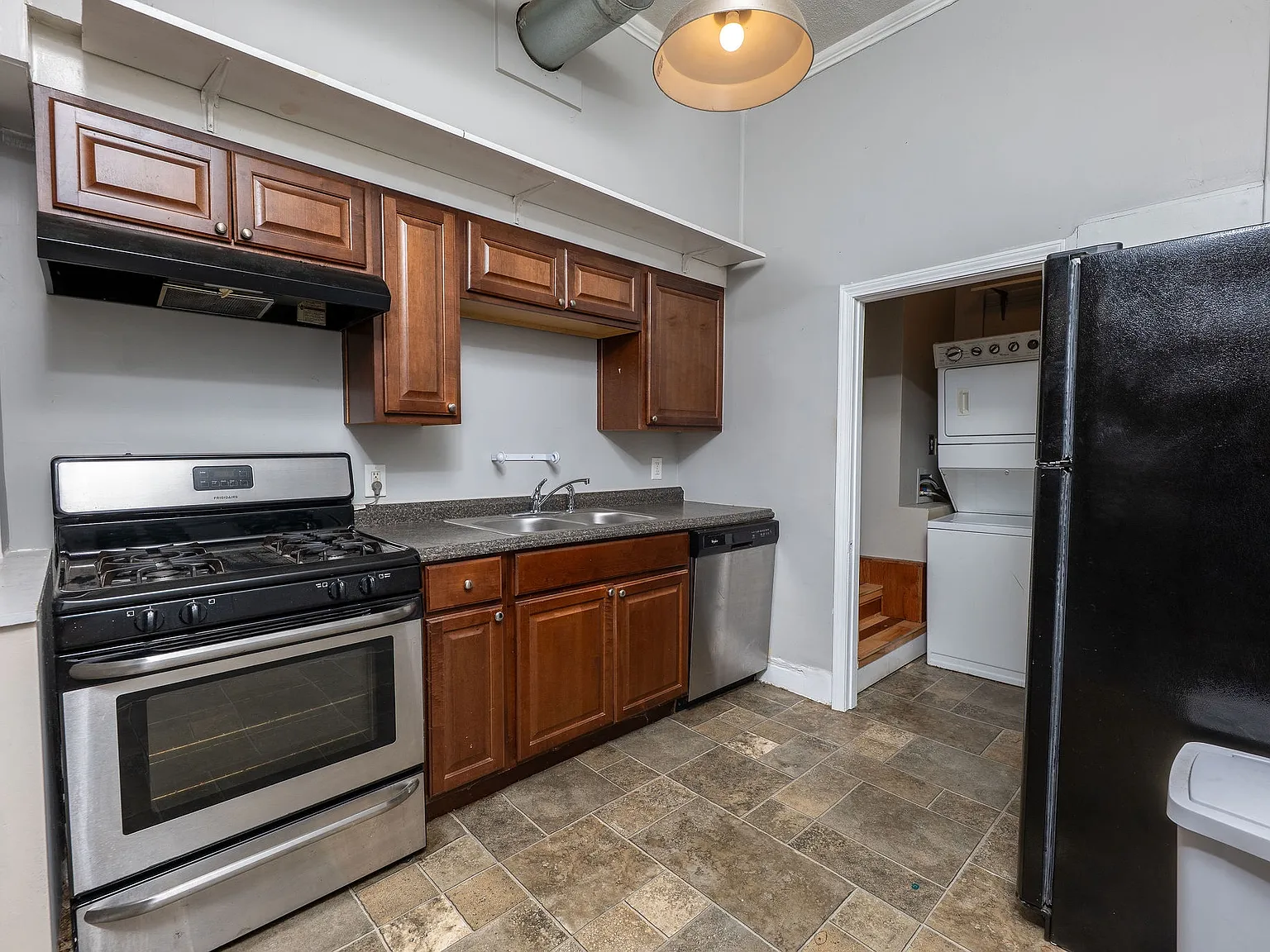 1 bed, 650 sqft, $925 — Photo 3