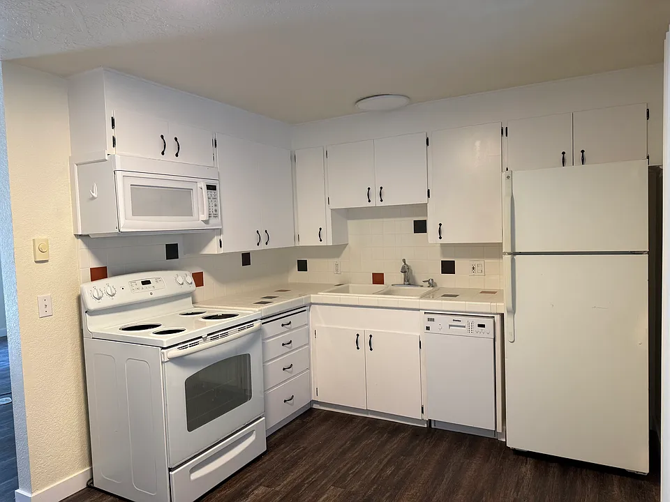 2550 Ruddell Rd SE #101