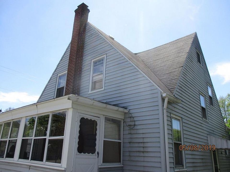 2nd image of 921 Vestal Rd