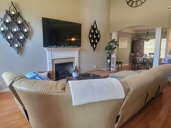 3rd image of 2988 Indian Ridge Blvd