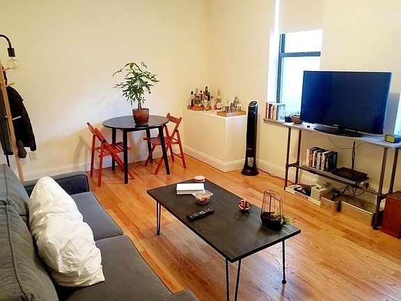 4th image of 244 15th St #1/1