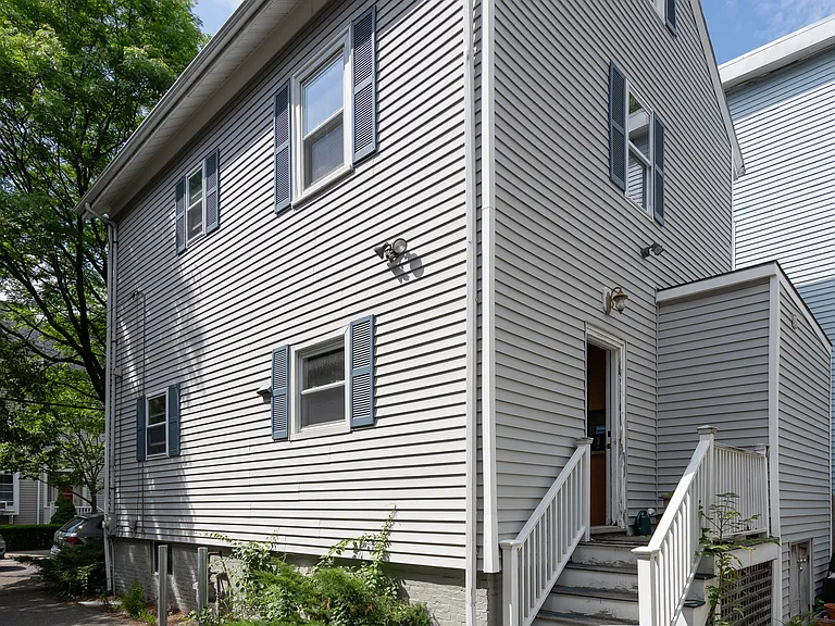 256 Columbia St — Photo 29