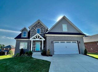 7901 Hillside Dr, Sellersburg, IN