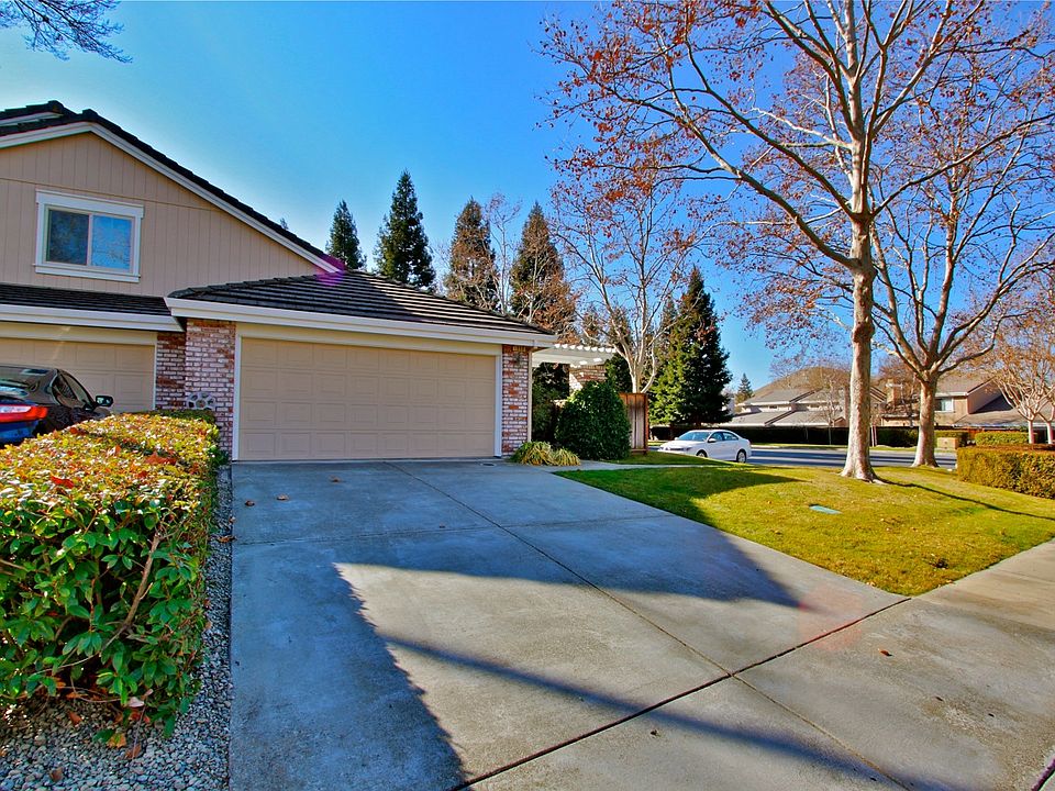 Beautiful Brookview in Danville!