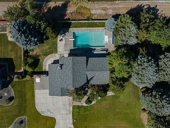 5th image of 1605 E Fern Street