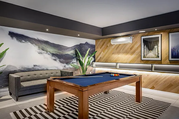 Rented by Artur Gutman, LREB | media 64