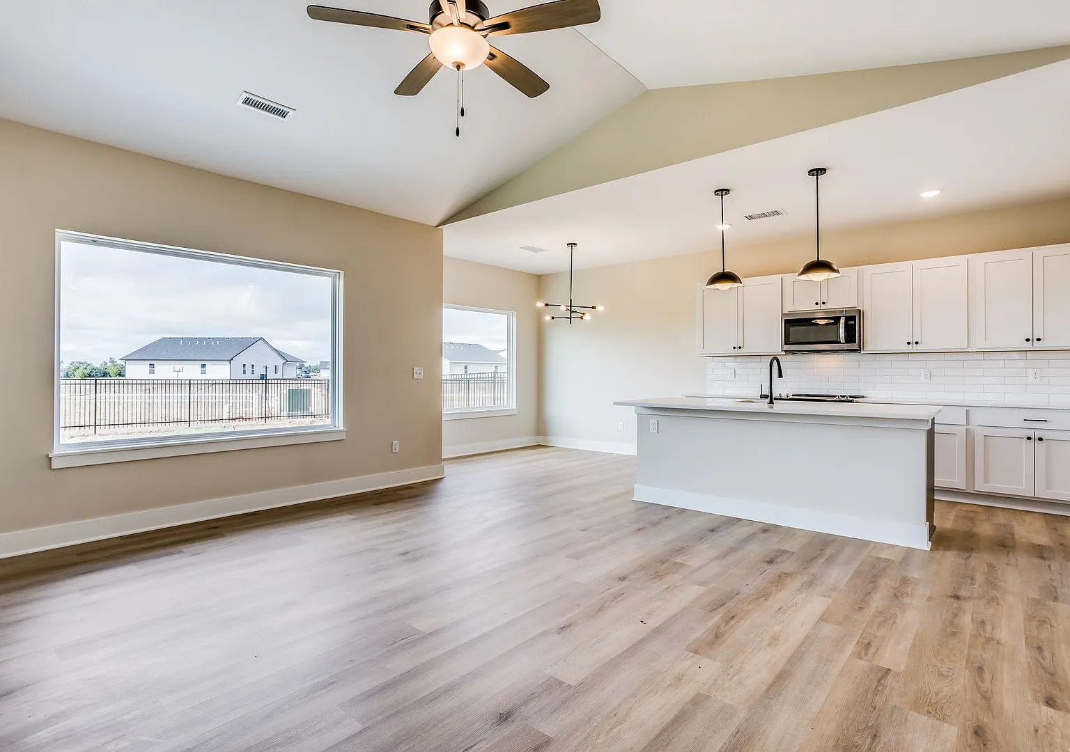 Trails End Single Family Home — Photo 2