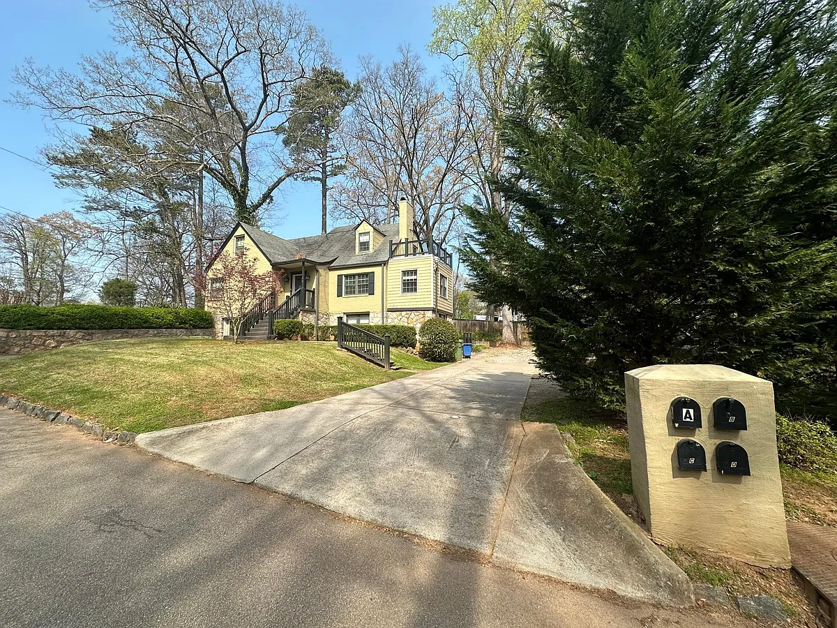 Building Photo - 68 Honour Cir NW #D
