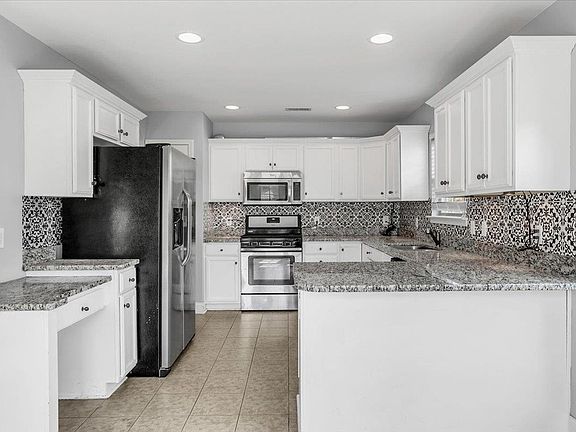 5th image of 311 Cliffrose Ct