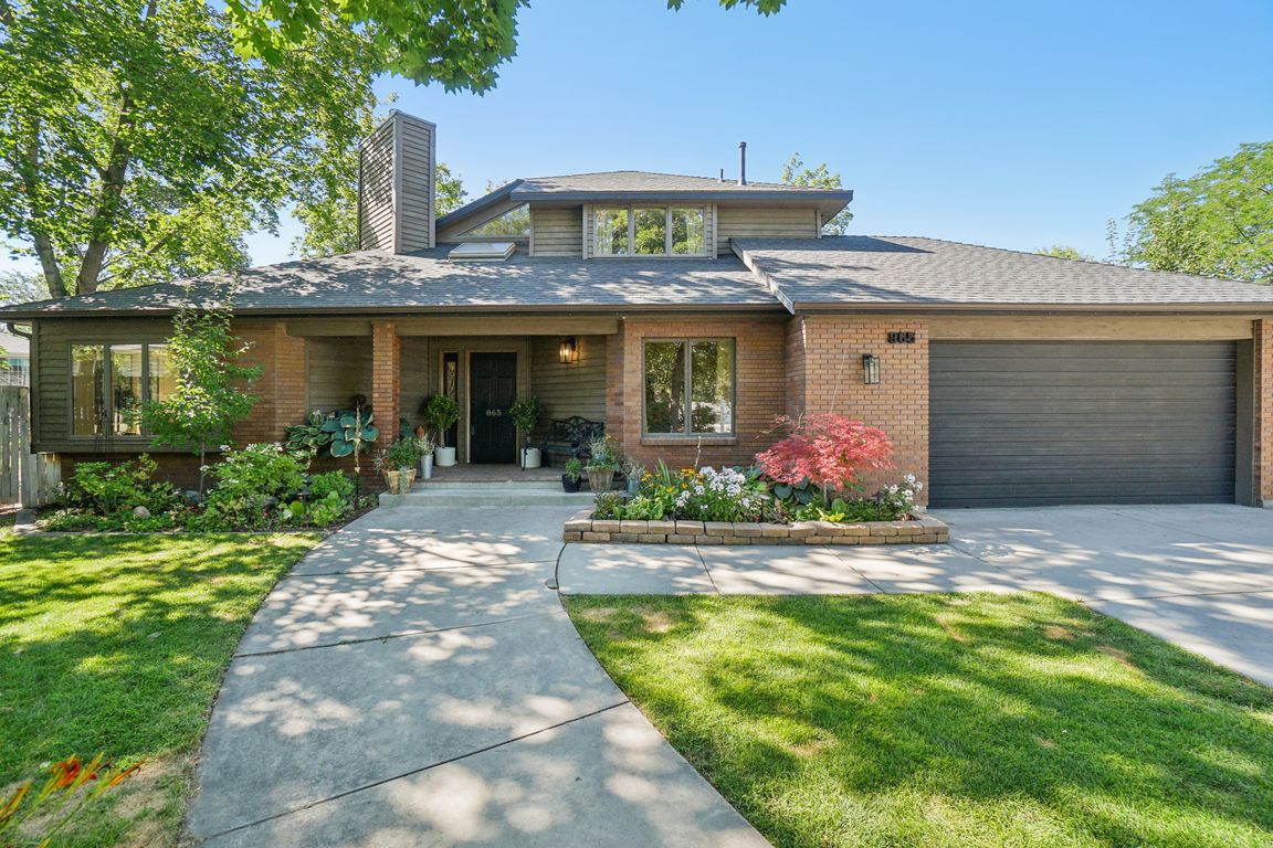 W Clover Meadow Cir-S1507-001.jpg
