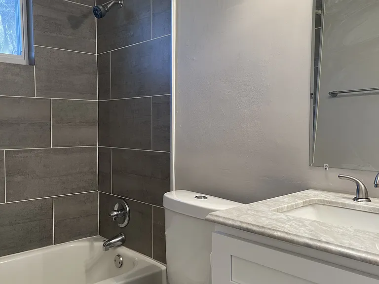 865 Fox St NW #7 — Photo 5