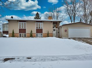 506 Highland Dr, Hibbing, MN 55746