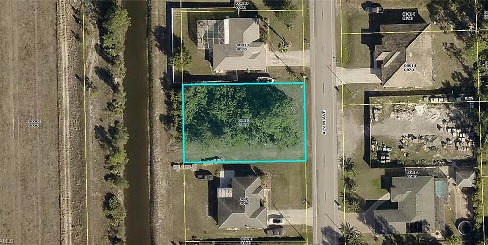 2nd image of 1019 Alvin Ave