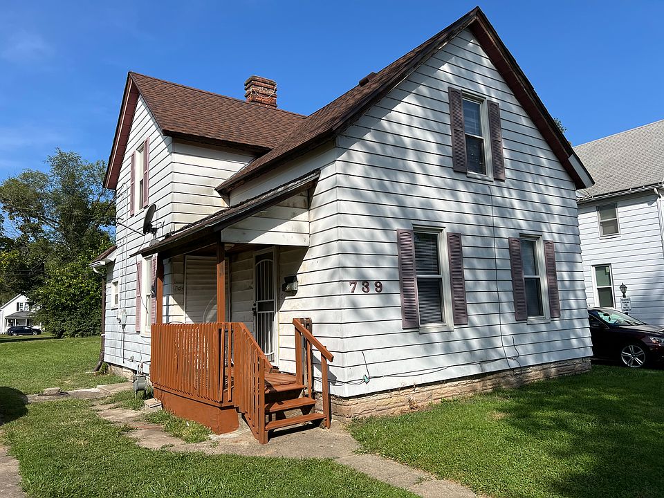 Front oblique view of house
