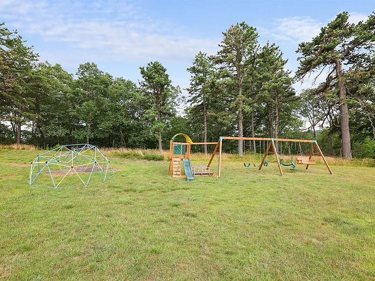 133 Montanesca Rd — Photo 12