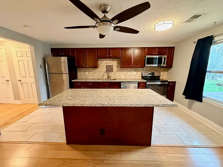 31 Scully Ave #C — Photo 8