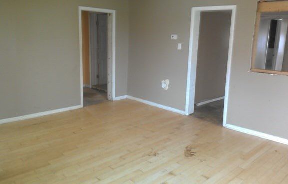4th image of 99 W Dayton St