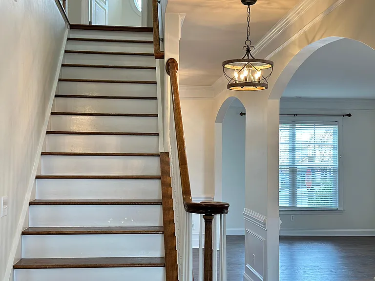 8124 Lynwood Sq — Photo 13