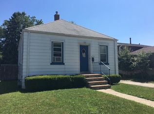 111 S Gretta Ave, Waukegan, IL 60085