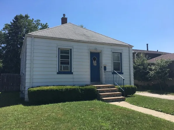 111 S Gretta Ave, Waukegan, IL 60085