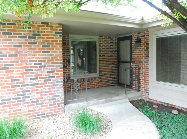 1210 Rockhurst Dr, Lincoln, NE 68510