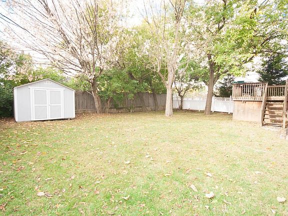 4th image of 2209 Grove Oaks Ct