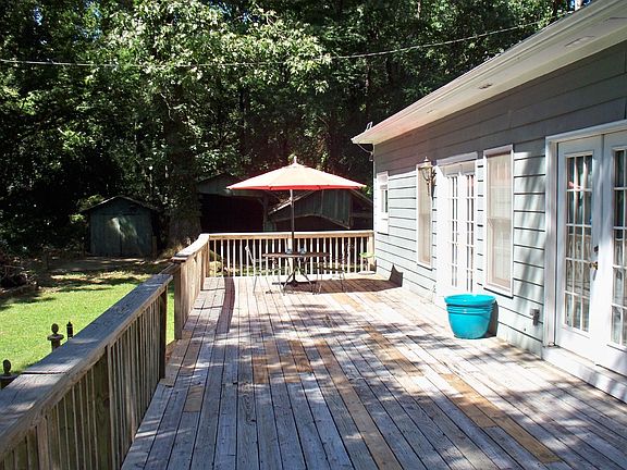 4th image of 146 Rock Eagle Rd