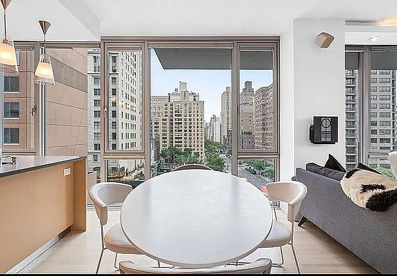 5th image of 110 3rd Ave APT 7C