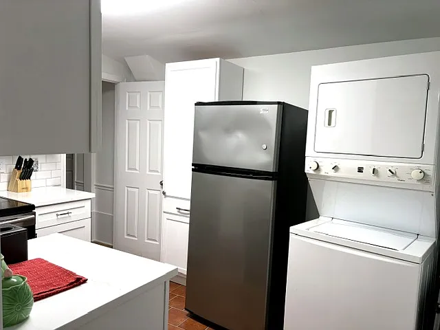 2 bed, 850 sqft, $2,484 — Photo 2