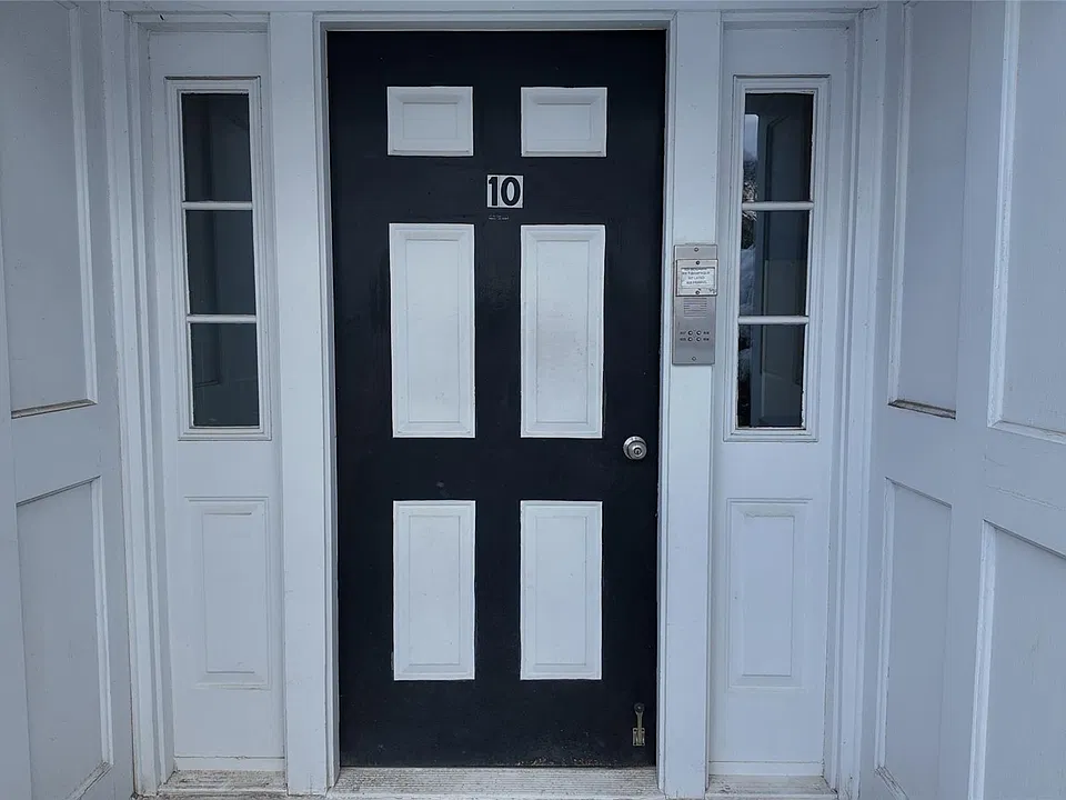 10 Lenox Ct #807