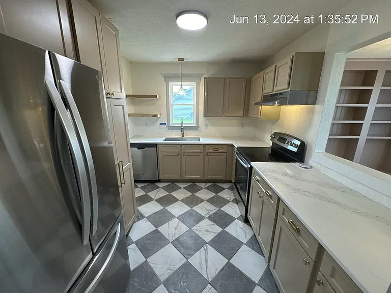 146 Cavalier Dr — Photo 11