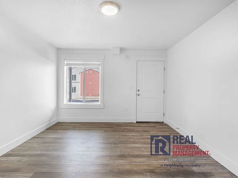 110 W Siphon Rd #10-BLD — Photo 6