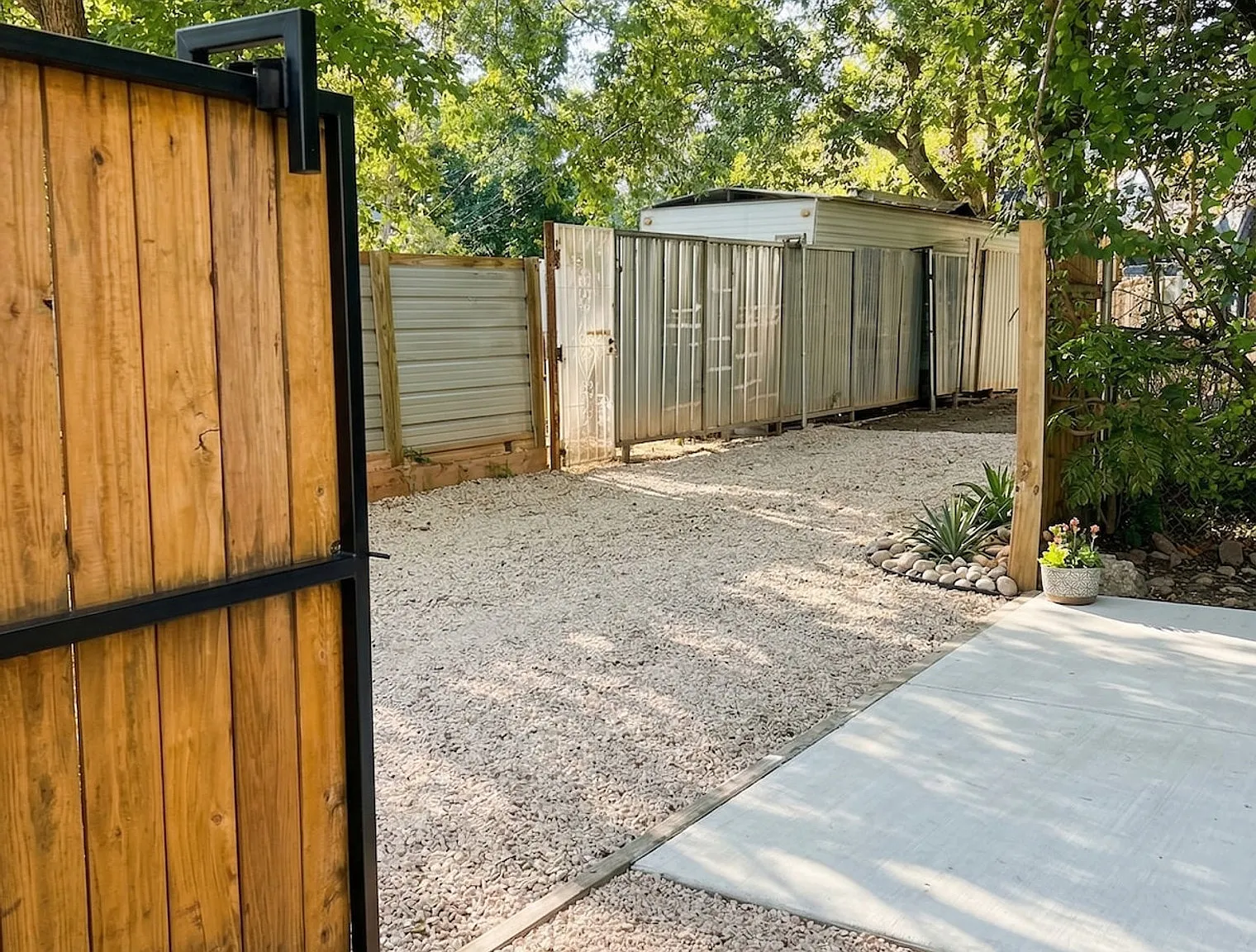 3 bed, 2.0 bath, $8,874 — Photo 4