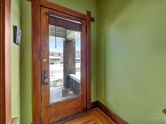 4th image of 4021 Floral Ave