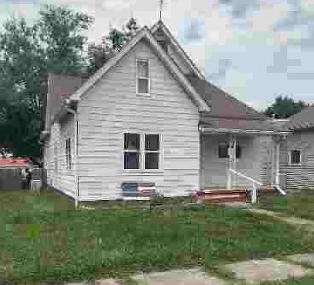 1st image of 104 N Harrison St
