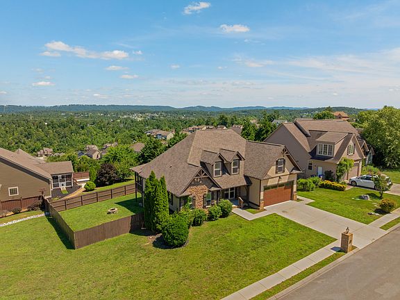 3rd image of 8155 Burgundy Cir