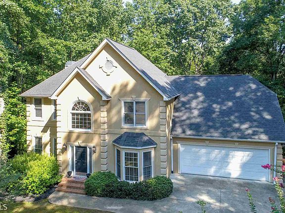 2nd image of 4535 Holly Forest Dr