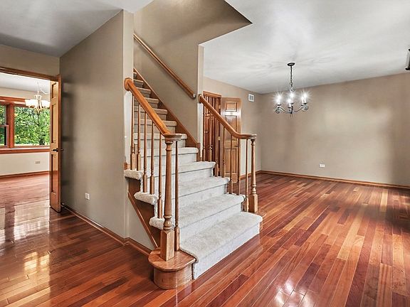 5th image of 1 Golf View Ln