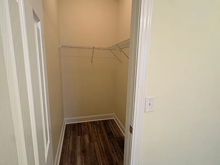 111 Fountain Pointe Ln #302 — Photo 2